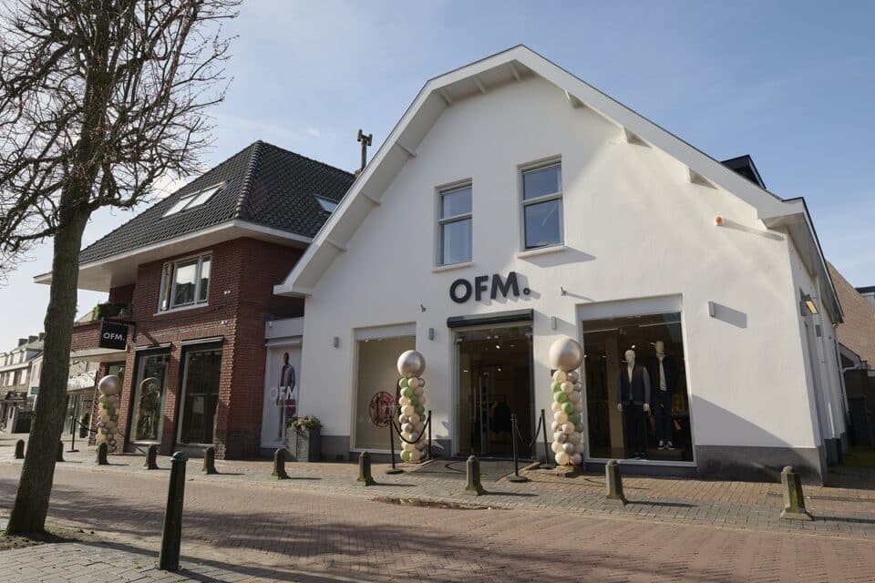 Only For Men, Huizen